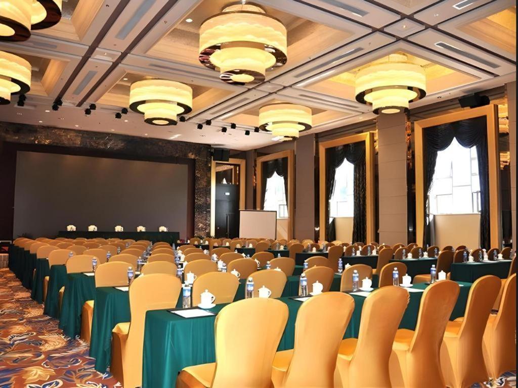 Country Garden Phoenix Hotel เสิ่นหยาง ภายนอก รูปภาพ