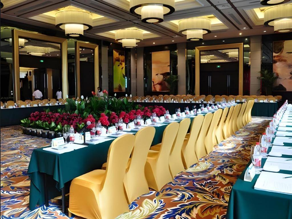 Country Garden Phoenix Hotel เสิ่นหยาง ภายนอก รูปภาพ