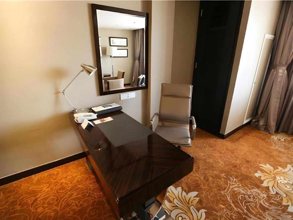 Country Garden Phoenix Hotel เสิ่นหยาง ภายนอก รูปภาพ